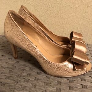 Antonio Melani PEEP TOE Bow Pumps